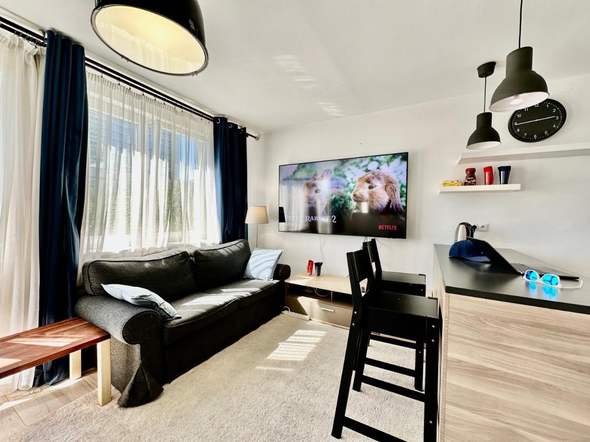 Neon 2 - Fast Wifi 70'Tv Netflix Hbo Max Appletv+ Apartman Varsó Kültér fotó