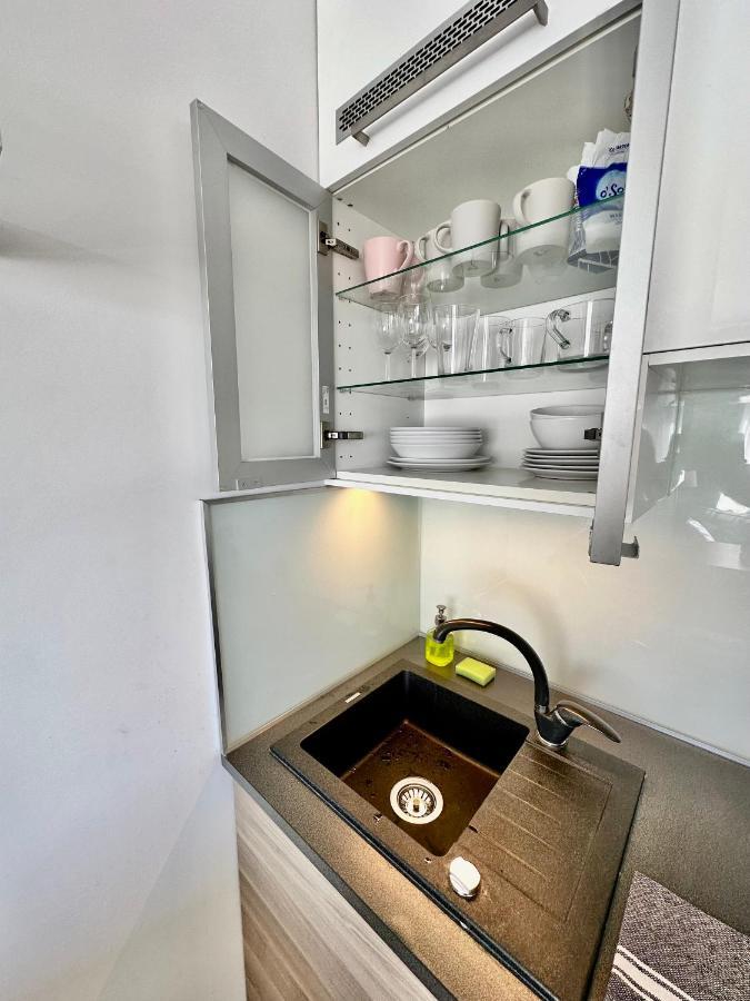 Neon 2 - Fast Wifi 70'Tv Netflix Hbo Max Appletv+ Apartman Varsó Kültér fotó